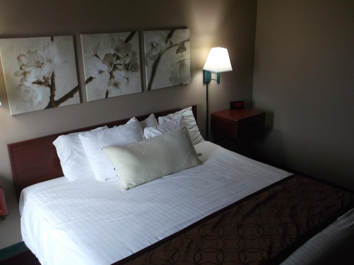 De Smet Super Deluxe Inn & Suites Екстер'єр фото