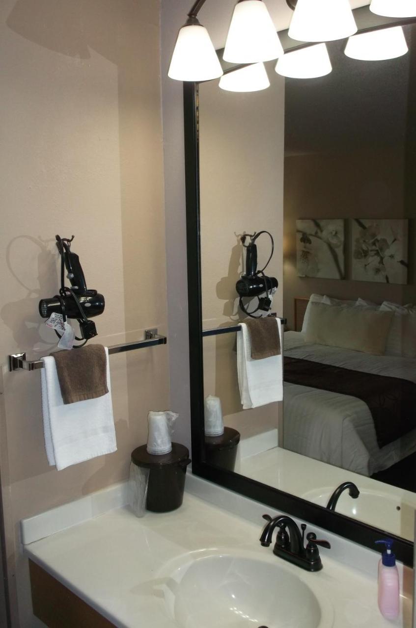 De Smet Super Deluxe Inn & Suites Екстер'єр фото