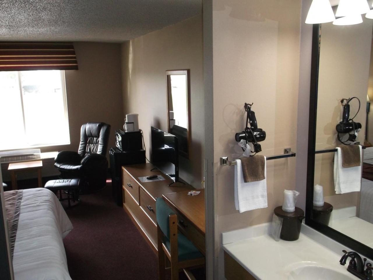 De Smet Super Deluxe Inn & Suites Екстер'єр фото